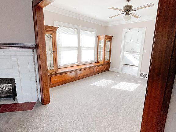 3rd image of 2016 Reveley Ave