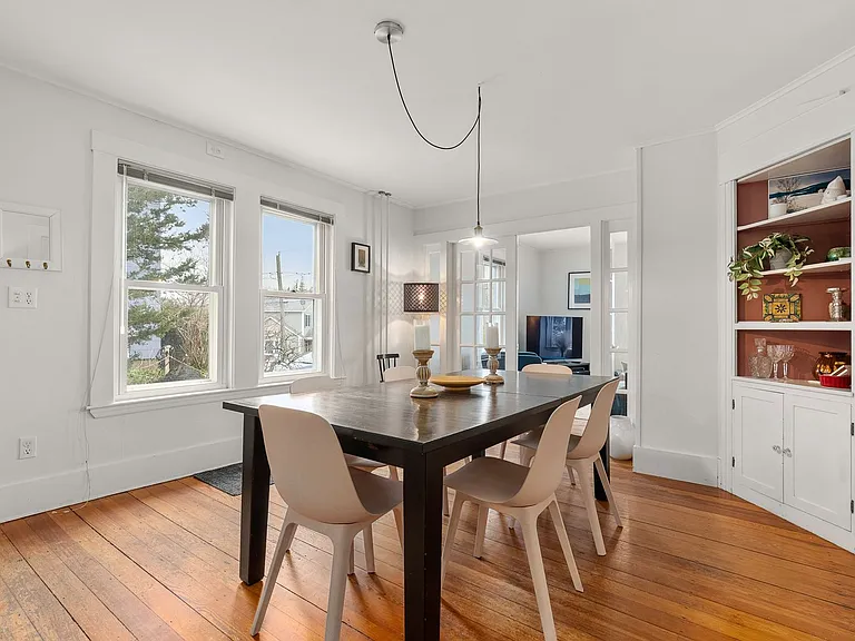 11 S Kilby St — Photo 6