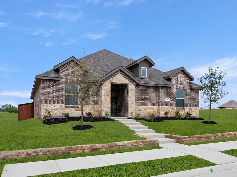 2817 Hay Ln — Photo 1