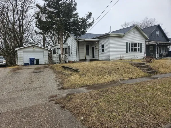 511 W 11th St, Davenport, IA 52803