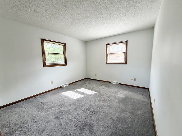 2112 Austin Dr — Photo 10
