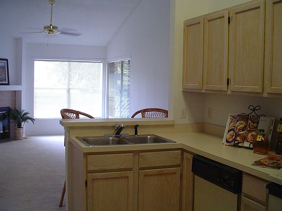 3rd image of 126 Madrona Dr