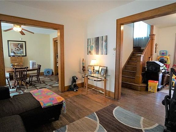 4th image of 101 Farmer St