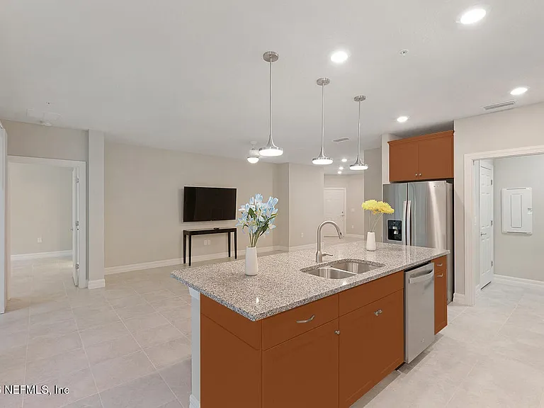 443 Orchard Pass Ave — Photo 6
