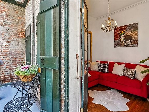 3rd image of 534 Chartres St #4