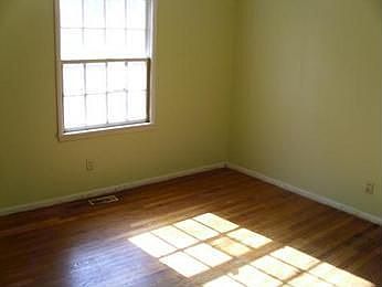 2nd image of 514 Camelot Pkwy