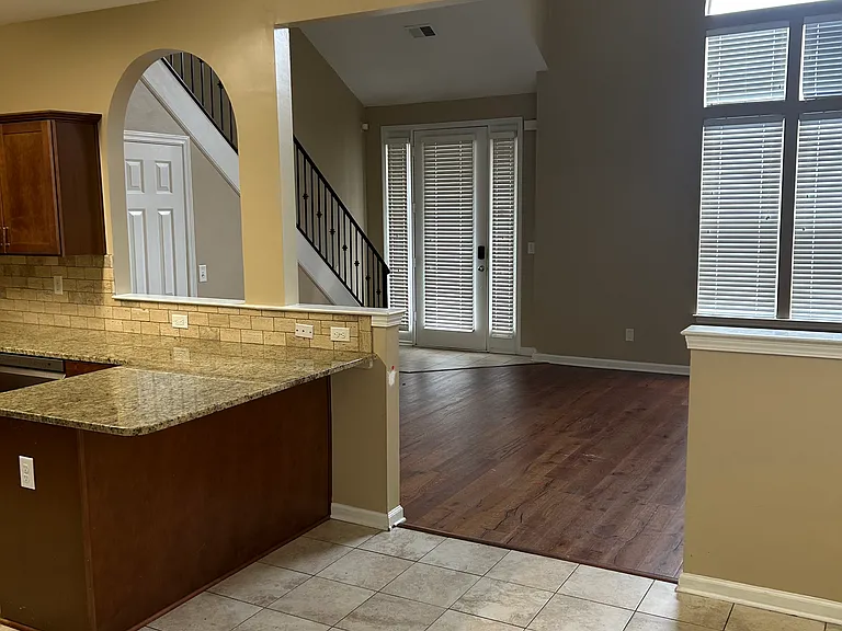 138 Harbor Creek Dr — Photo 7