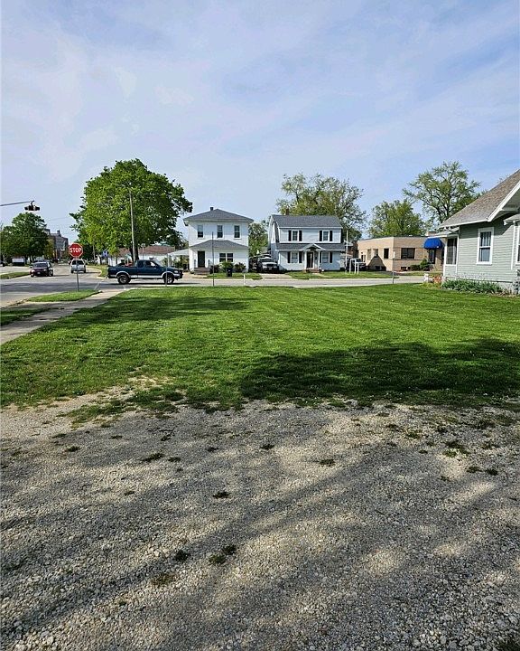 2nd image of 511 W Jefferson Ave