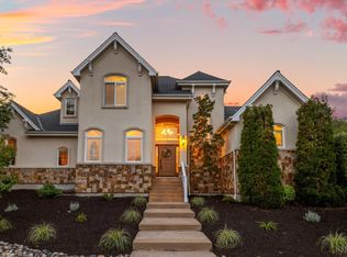 133 Moonlight Dr, Healdsburg, CA