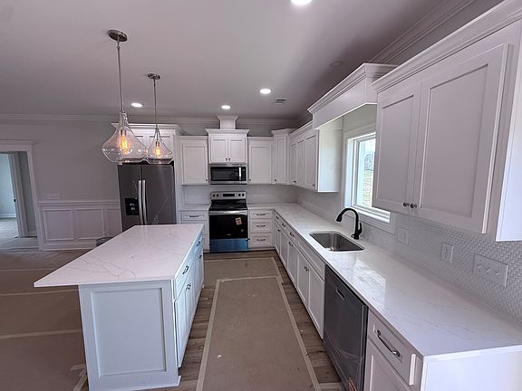 4th image of 110 Mill Ridge Cir