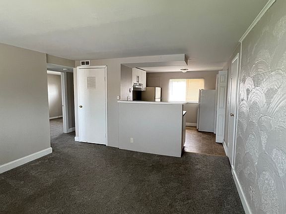 5th image of 3632 Cushing Dr #B