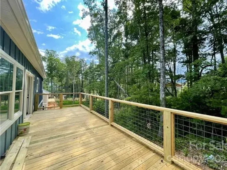 140 Cascade Ridge Rd — Photo 17