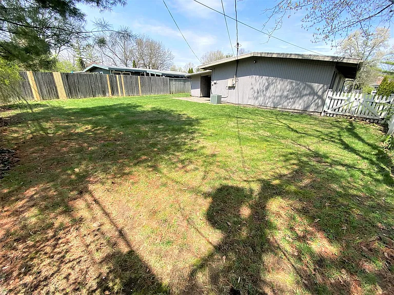 2443 Edgevale Rd — Photo 33