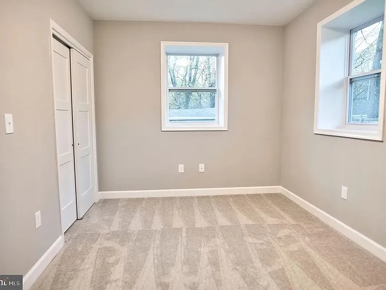 211 Sillery Bay Rd — Photo 24