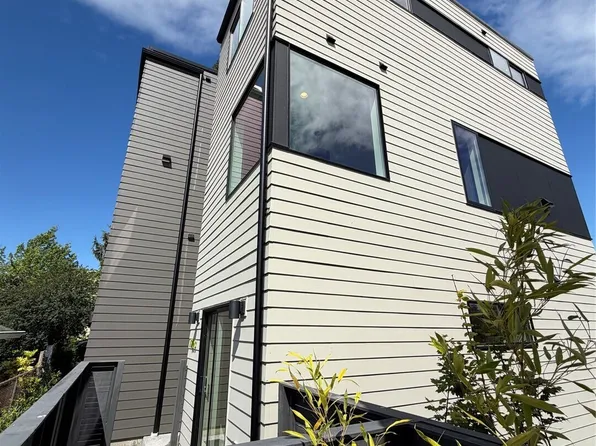 7912 34th Avenue SW #B, Seattle, WA 98126