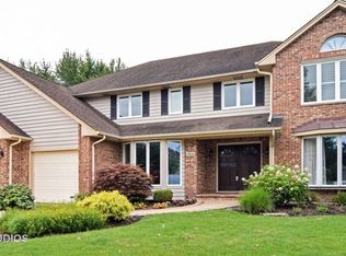 864 Spring Valley Ct, Schaumburg, IL 60193