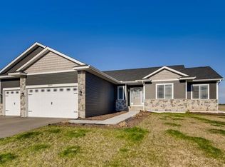 8541 Ebben Cir, Monticello, MN 55362