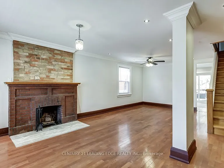 26 Grandville Ave — Photo 4