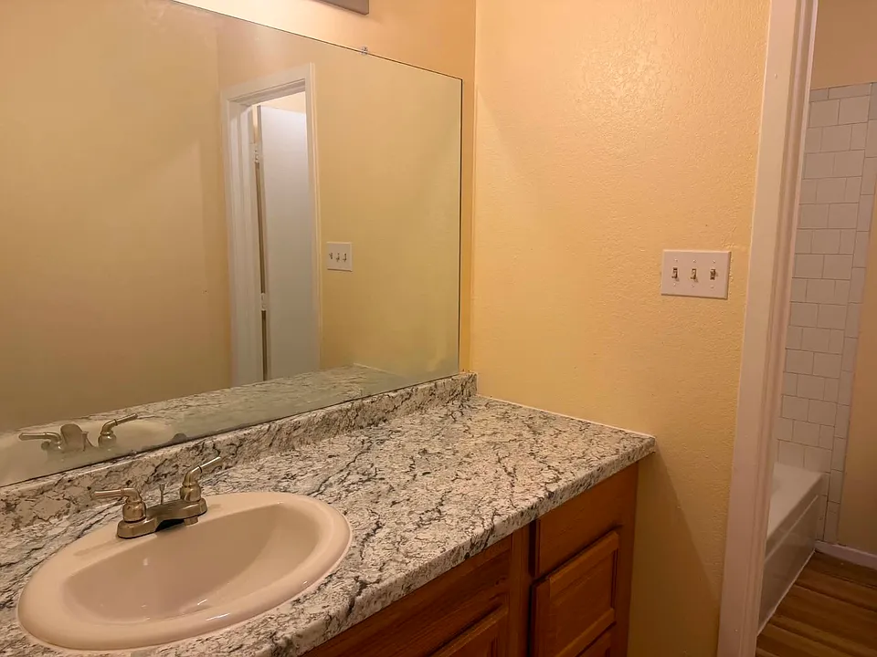 1082 Enfilar Ln #1082