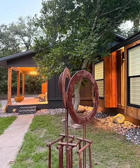 6528 Crestview Dr — Photo 8