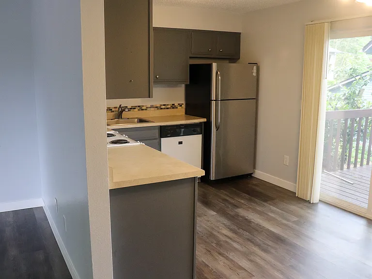 302 S McLoughlin Blvd #306 — Photo 13