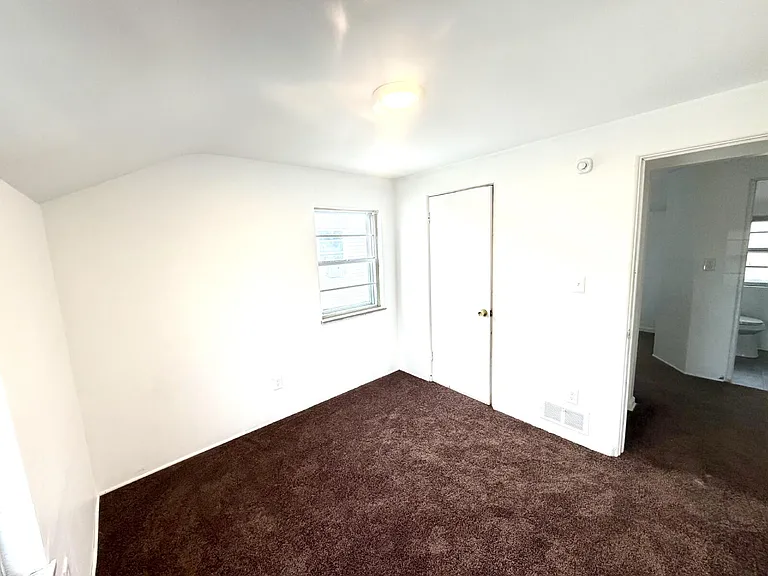 312 W Dewey St — Photo 17
