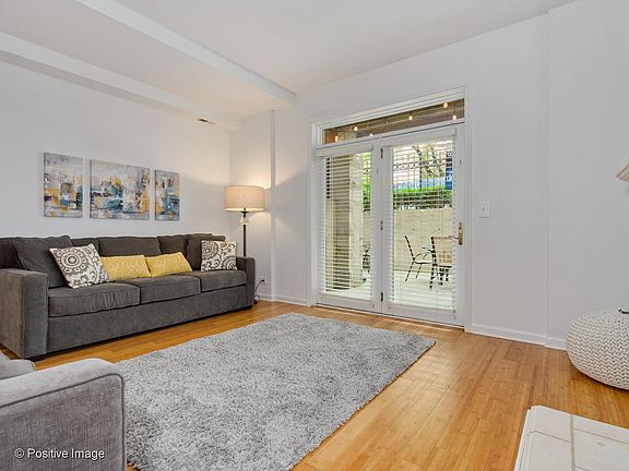 5th image of 1421 W Byron St #1E