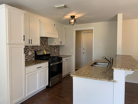 3rd image of 1804 SE 12th St