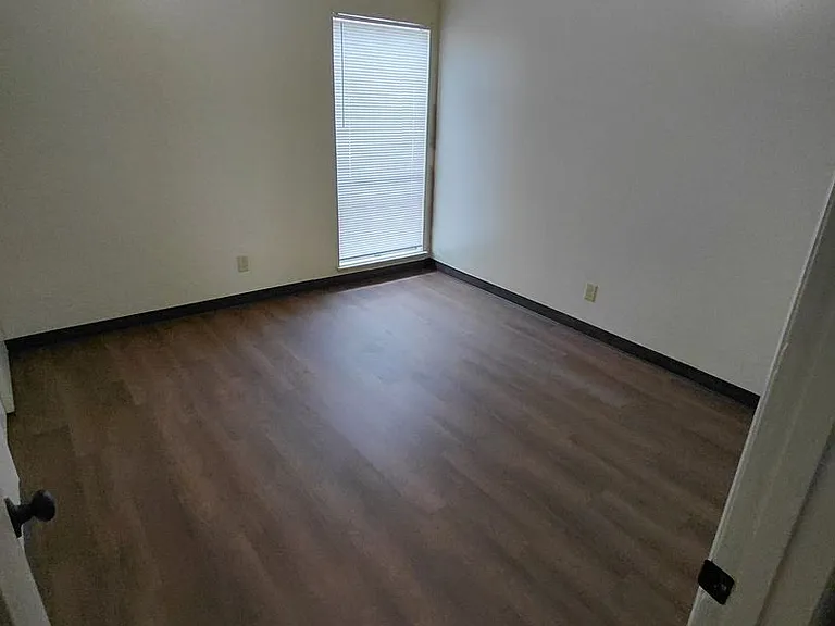 Prairie Sun Apartments — Photo 11