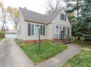 16694 Bardbury Ave, Middleburg Heights, OH