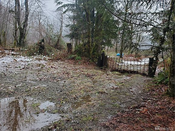 2nd image of 182 Burton Creek Rd