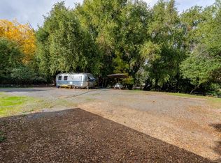 1098 W Standley St, Ukiah, CA 95482