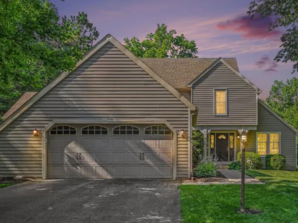 2054 Shawnee Ct, Valparaiso, IN 46385