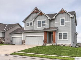 8704 S 169th St, Omaha, NE 68136