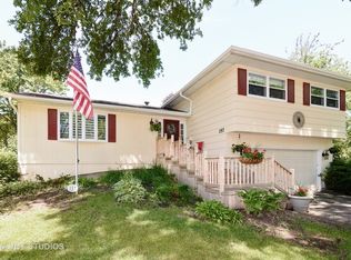 157 Kainer Ave, Barrington, IL 60010