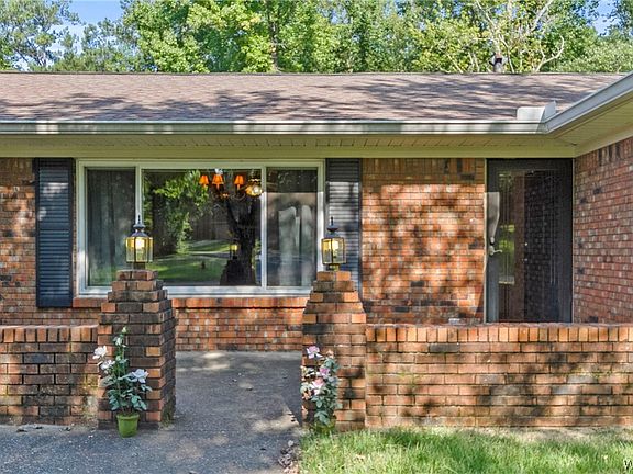 3rd image of 412 Kirkwood Dr