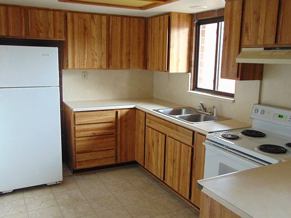 4th image of 8300 E Lakeshore Dr APT 3