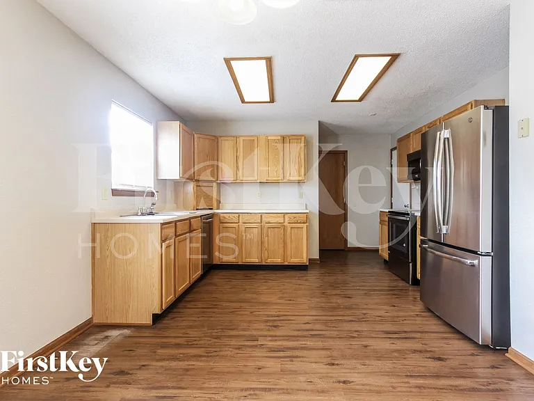 301 Sunbeam Ln — Photo 4
