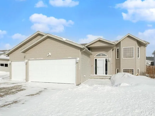 1034 39th Ave W, West Fargo, ND 58078