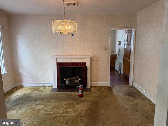 3rd image of 140 N Llanwellyn Ave #1