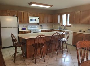 685 Carriage Cove Rd, Cadiz, KY 42211