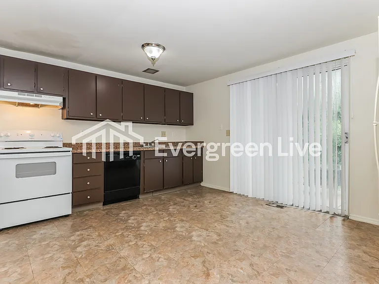 7584 Mount Whitney St — Photo 5