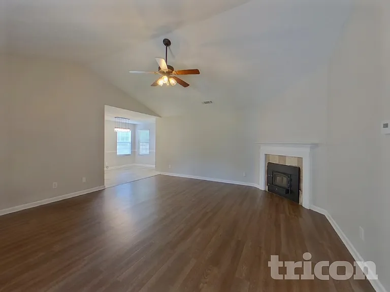 314 Shelley Ln — Photo 2