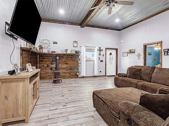 4th image of 6452 Oakhill Ln