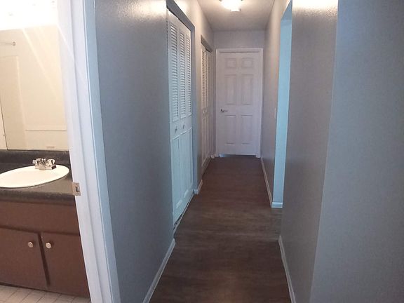 5th image of 137 Woodlake Dr