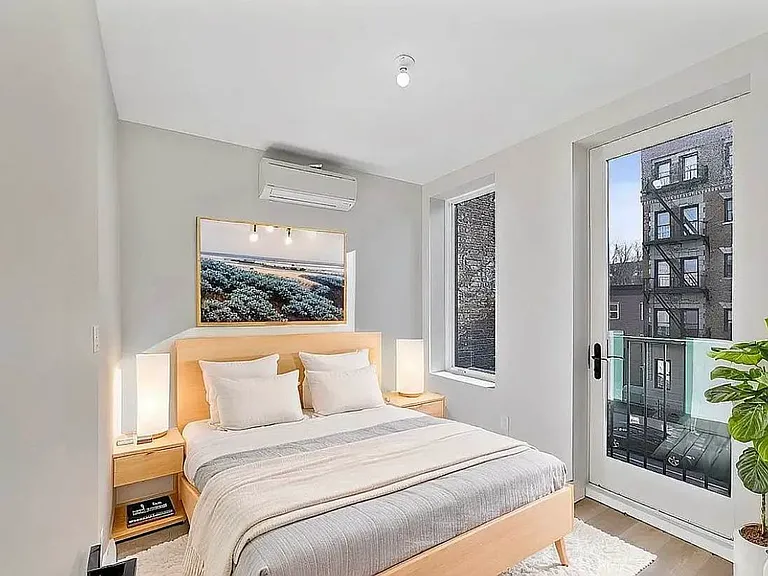 727 Dekalb Ave #2B — Photo 2