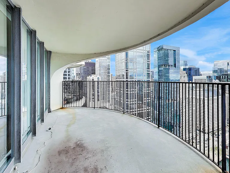 300 N State St #4702 — Photo 4