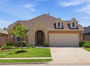 498 Grayson Ln, Lake Dallas, TX 75065