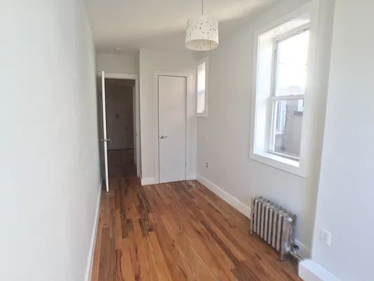 Rented by Evergreen Apartments BK | media 71