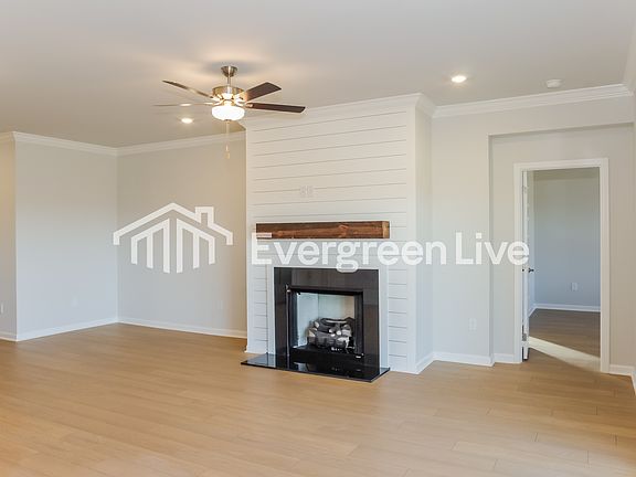 4th image of 124 Stockholm Ln